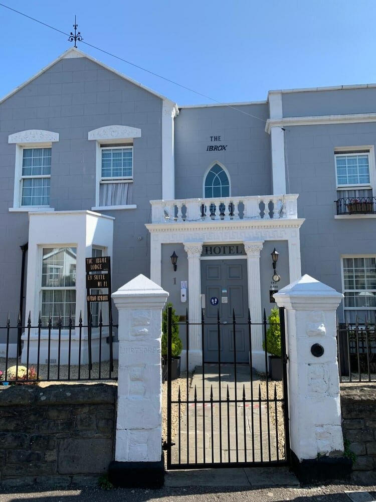 Фото отеля 1