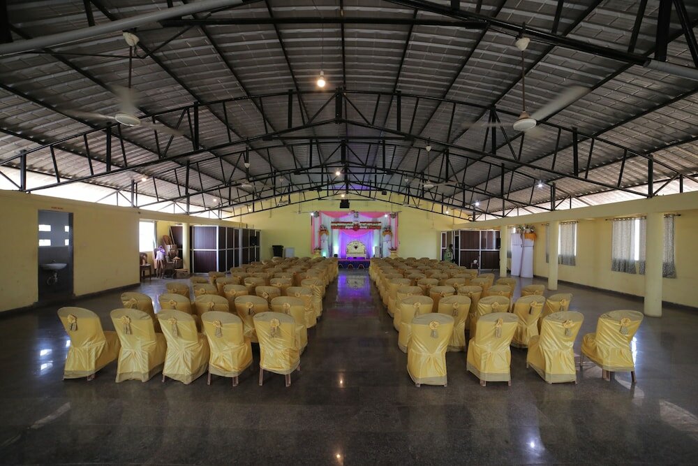 Фото Hotel Kamat Plus