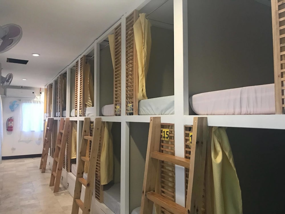 Фото His Capsule Hostel