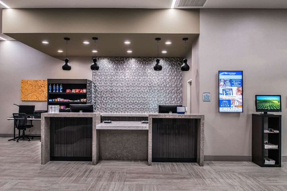 Фото Best Western Plus Temecula Wine Country Hotel &Suites