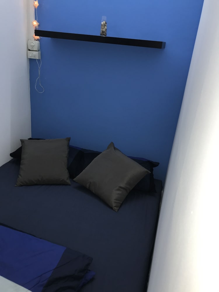 Фото Dpm Hostel Bangkok