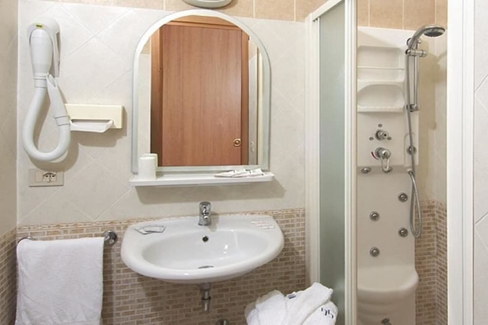 Фото Hotel Dusseldorf