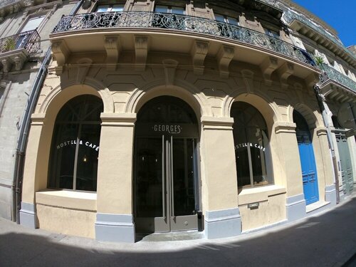 Гостиница Georges Hostel & Café в Сете