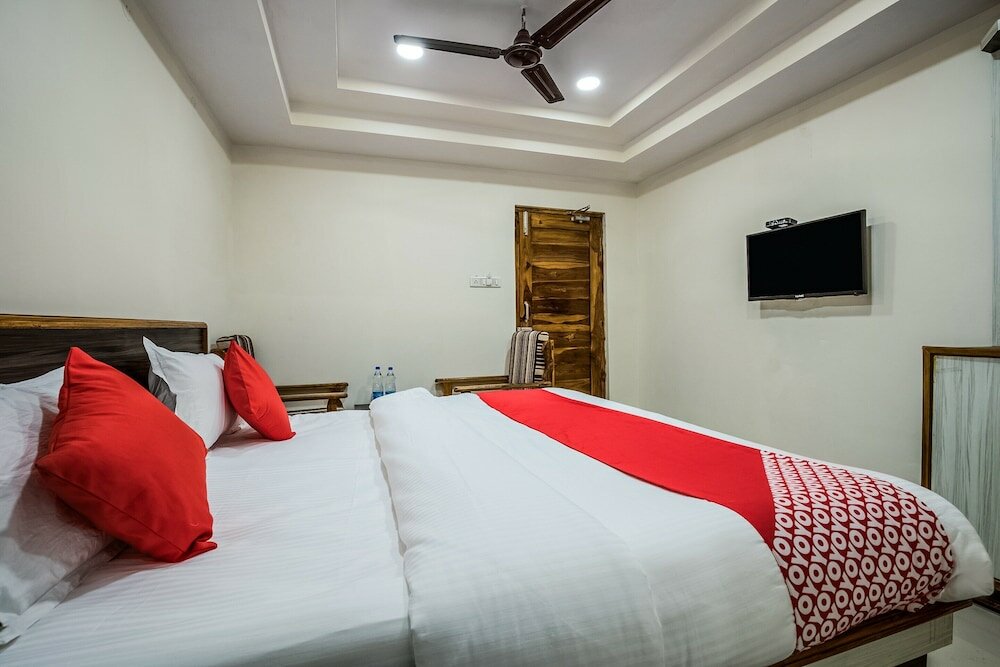 Фото Oyo 12973 Hotel Crystal