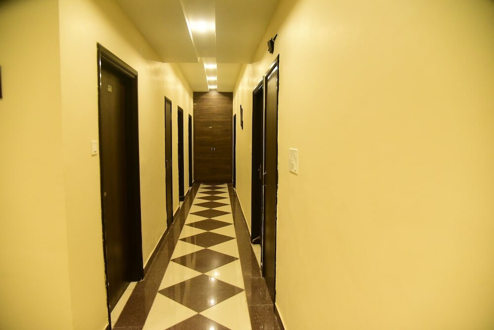 Фото Hotel Karan Residency