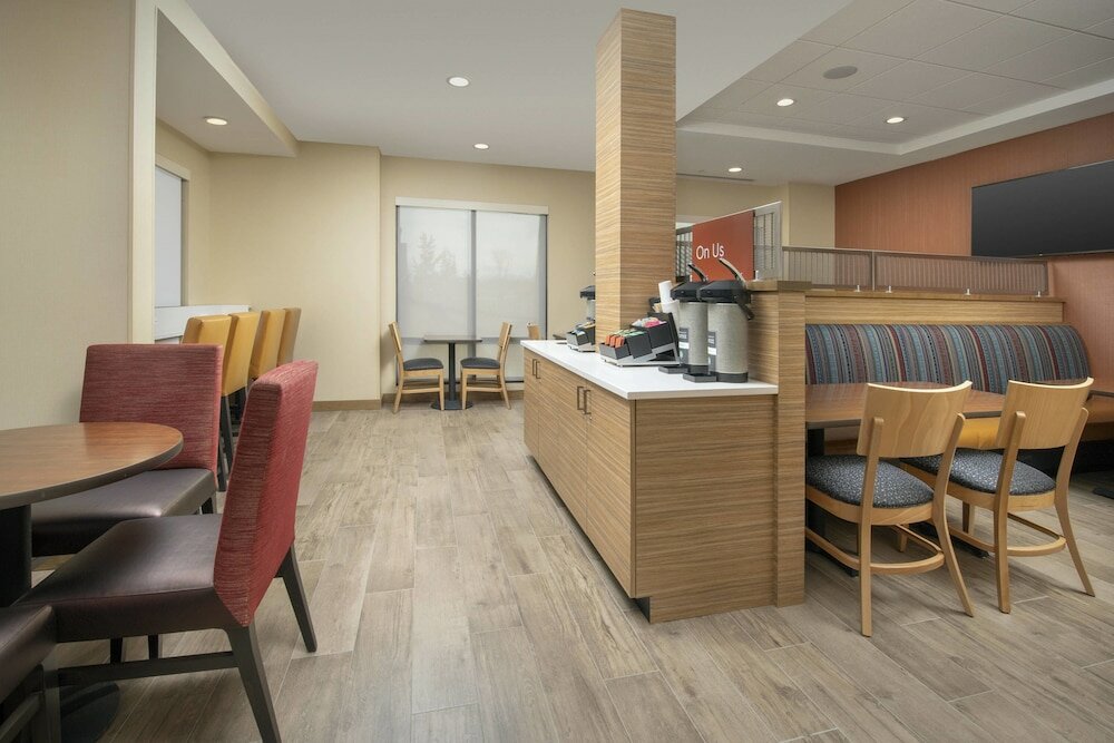 Фото TownePlace Suites by Marriott College Park
