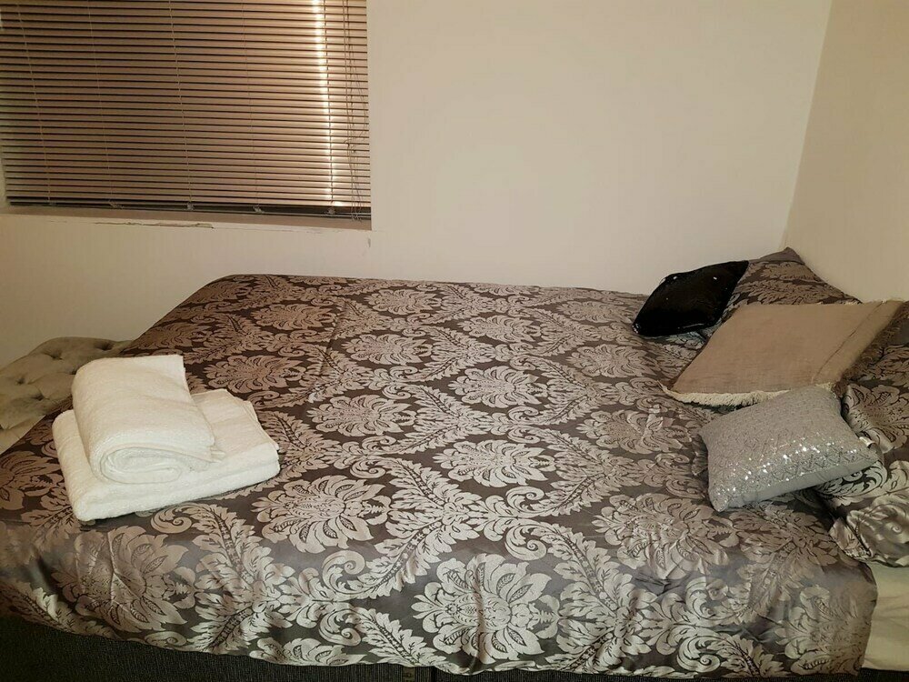 Hotel Hinde Holiday Home, England, photo