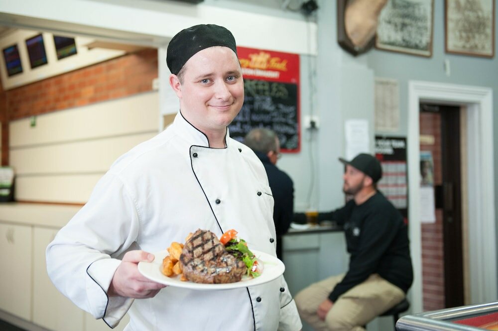 Фото Riverina Hotel