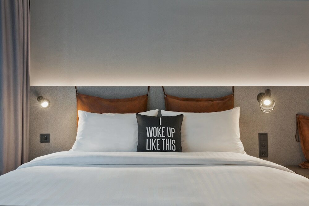 Фото Moxy Frankfurt City Center