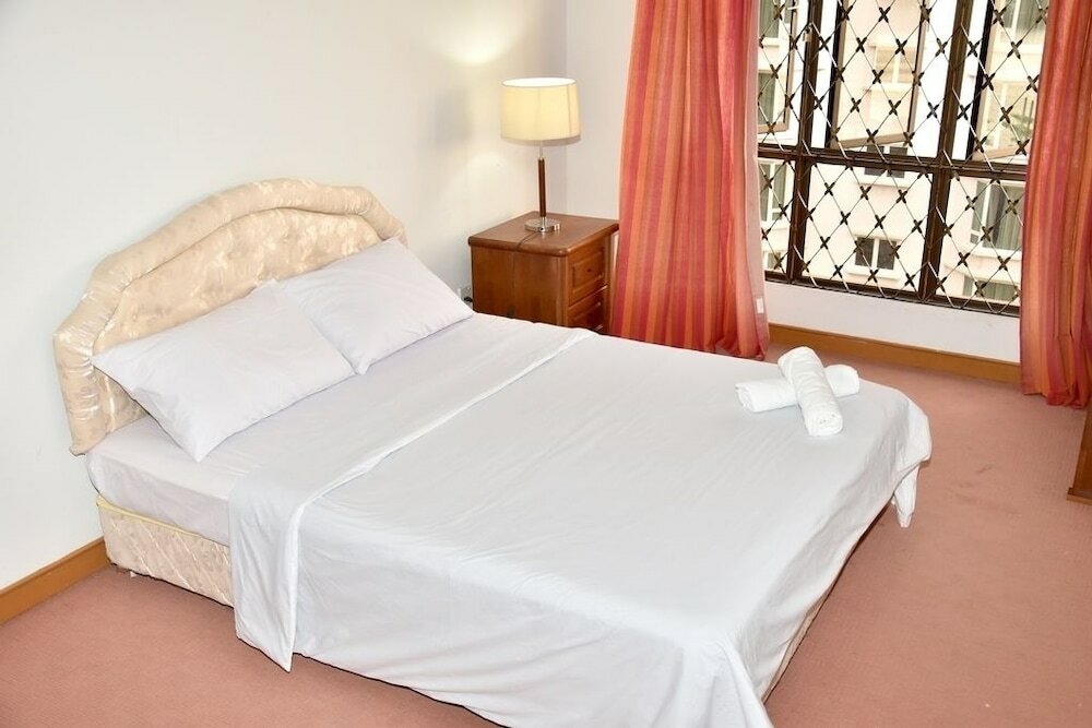 Фото Ideal Holiday Apartment Marina Court