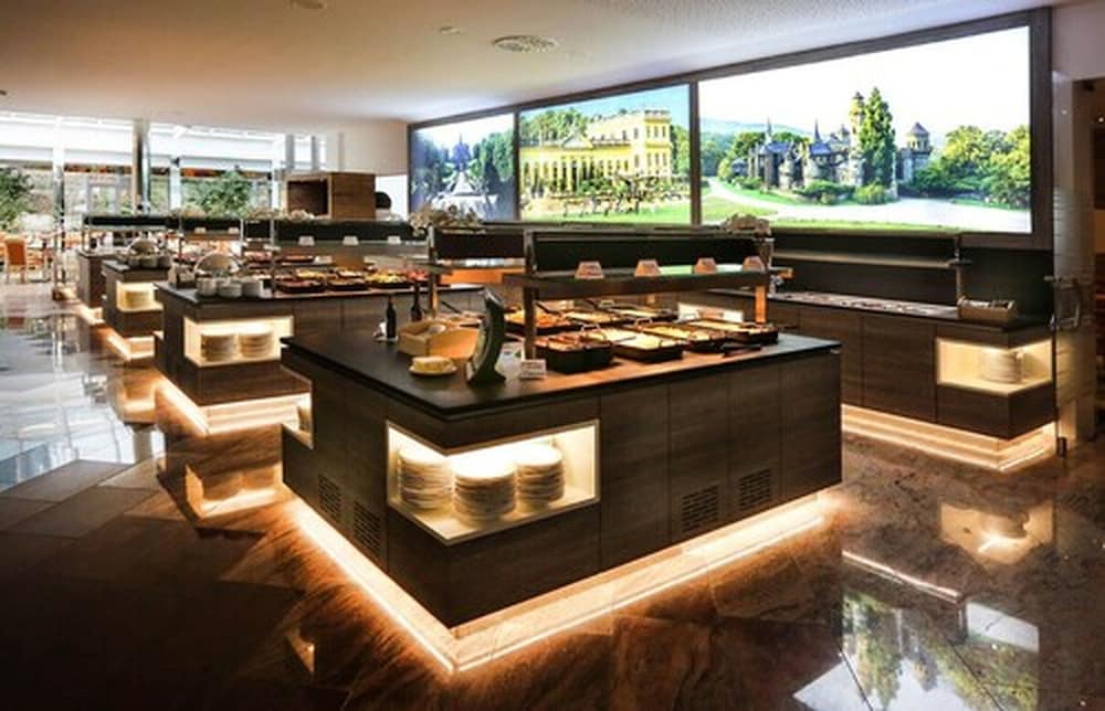 Фото La Strada Hotel