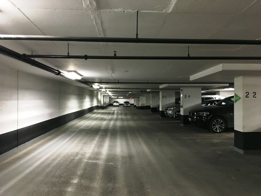 Фото Altitude Suites Bay Street by Teristo Group