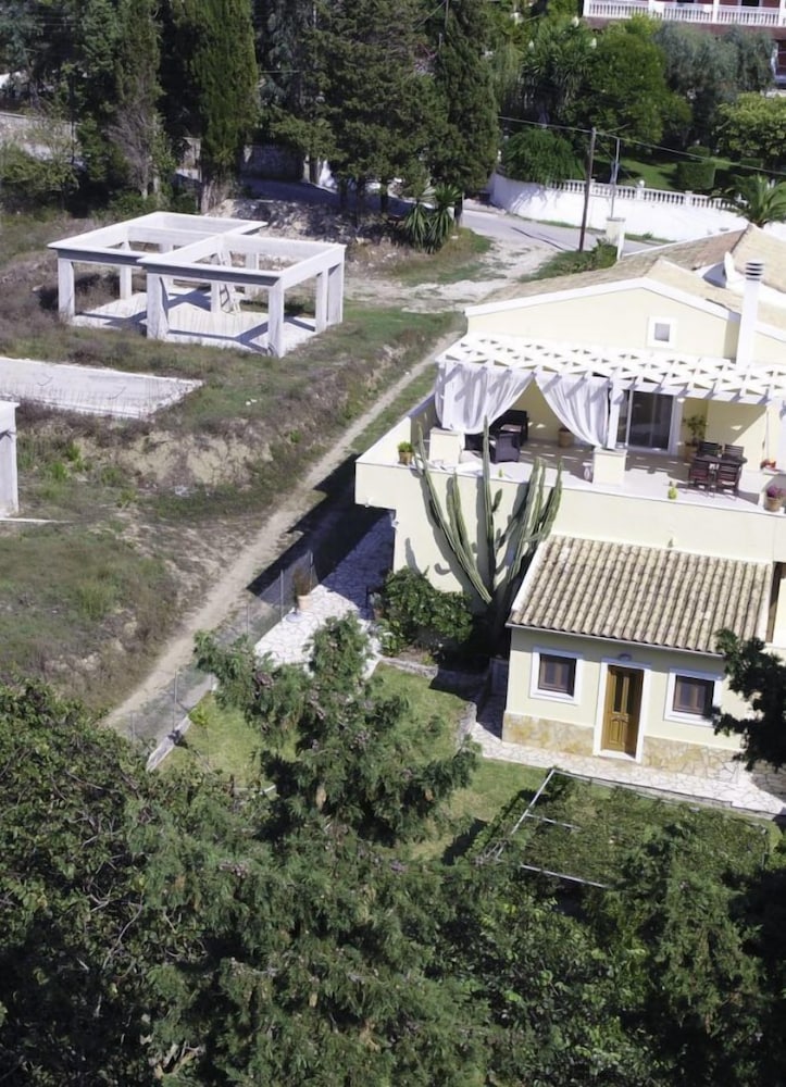 Фото Miltiadis Apartments