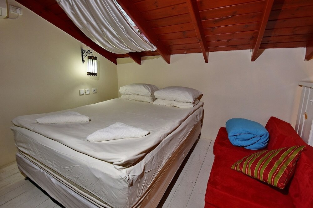 Фото Azulat Even Hen