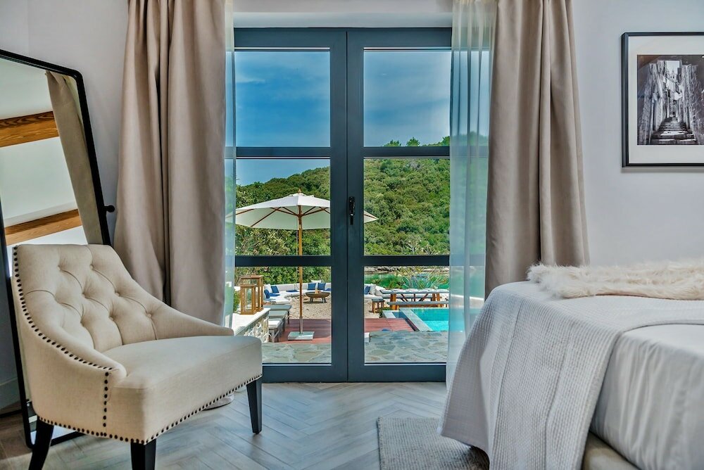 Фото Beachfront Villa Feodora Grande