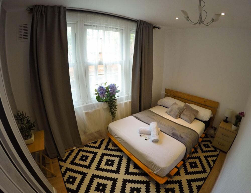 Фото Hollybush Row Rooms