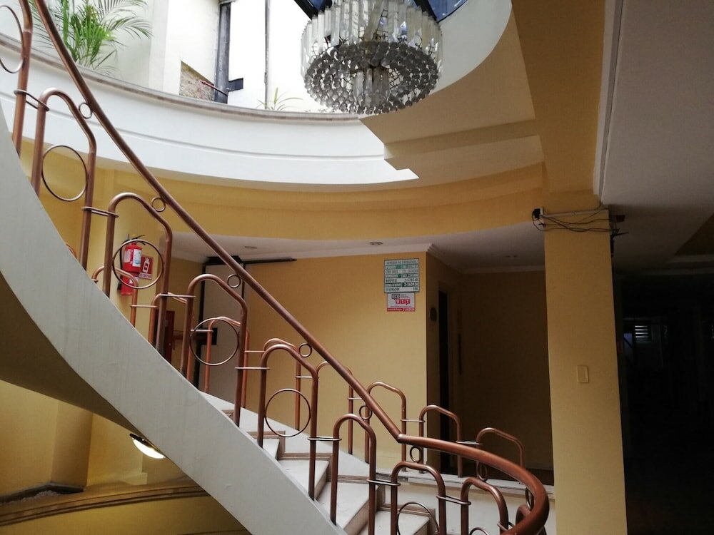 Фото Hotel Bombuscaro