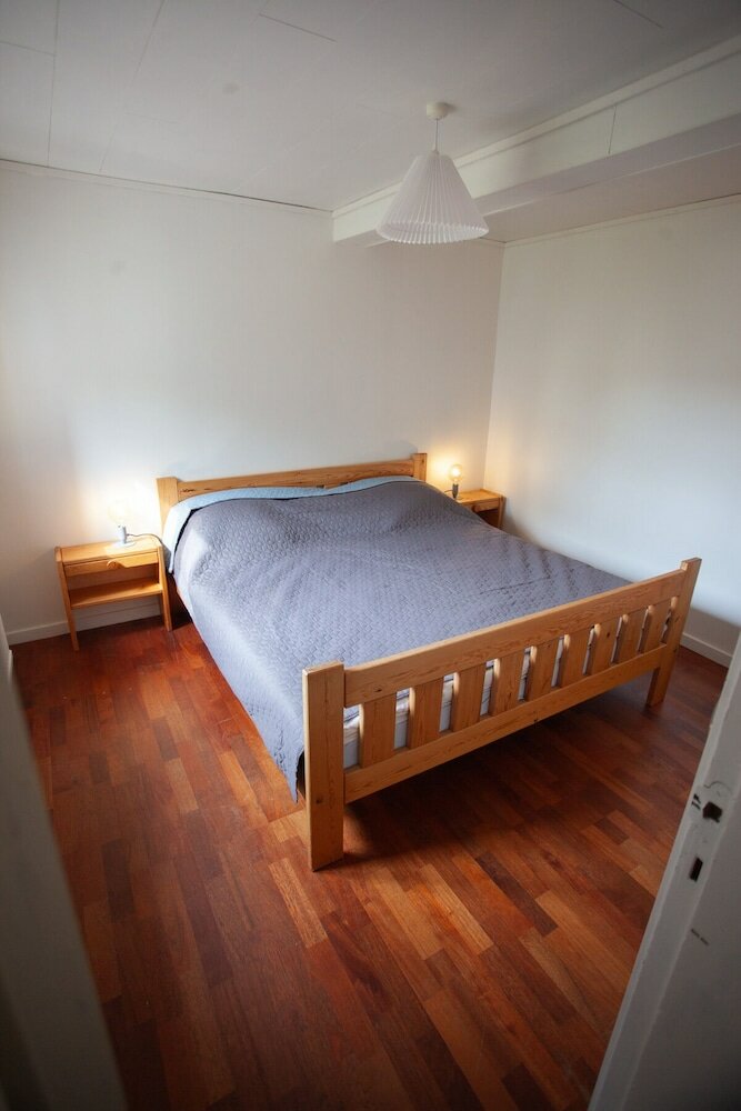 Фото 3 Storey 5 Bedroom, 3 Bathroom House in the Center of Tórshavn