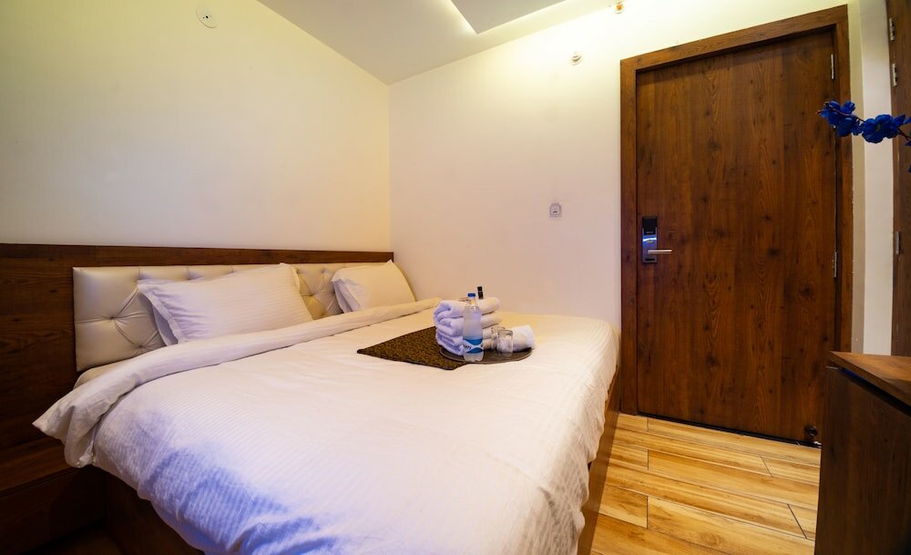 Фото Hotel Aishwarya And Restaurant