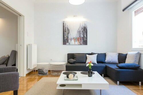 Newly Renovated Stylish Urban Flat