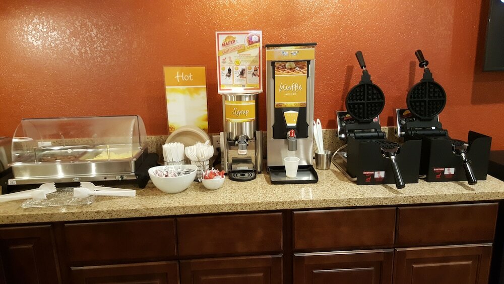 Фото Quality Inn Escondido Downtown