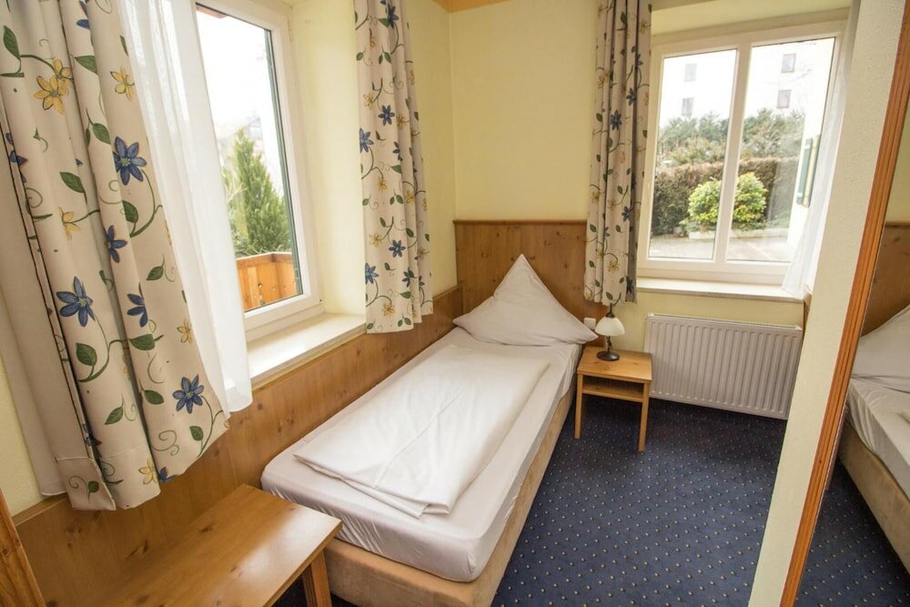 Фото Hotel-Pension Marienhof