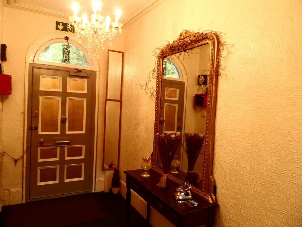 Фото St Martin's Guest House