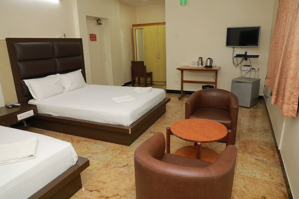 Фото Hotel Sakthi Priya