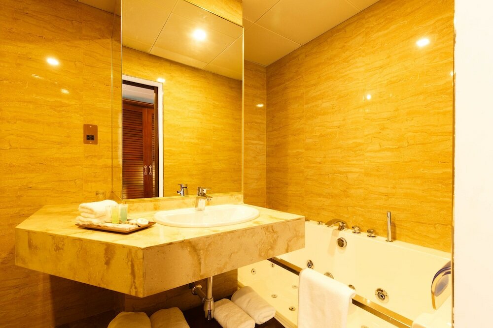 Фото Отель Trillium Boutique City Hotel