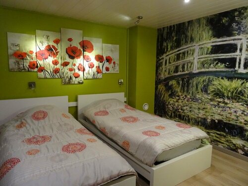 Гостиница Chambres d'hôtes la Datcha Bourguignonne в Боне