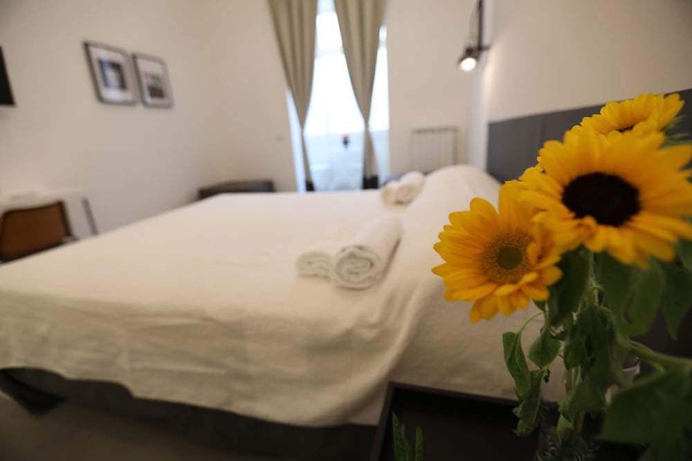 Фото The Station Napoli B&B