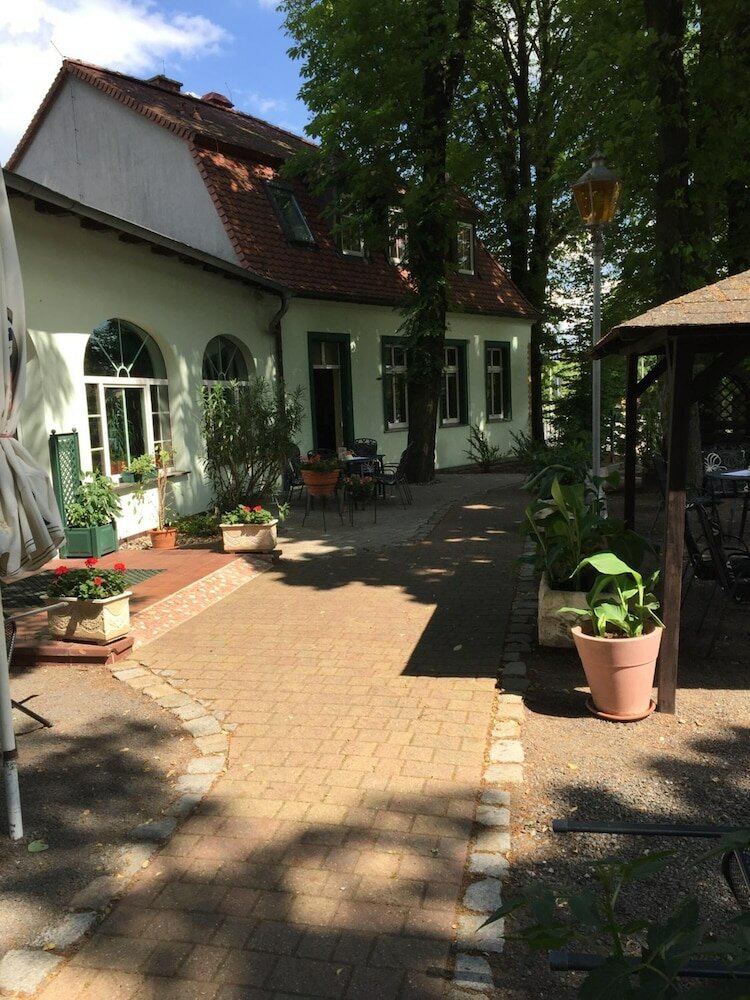 Фото Hotel Bergschlösschen