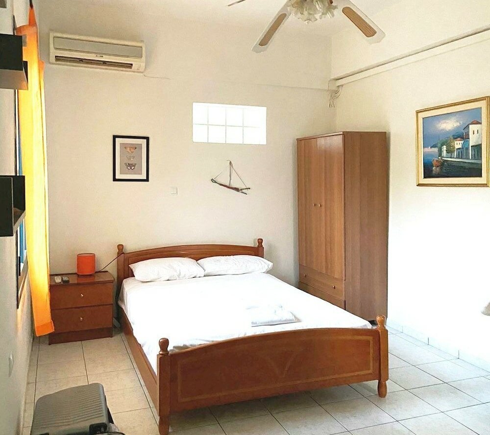 Фото Sarantakis Apartments