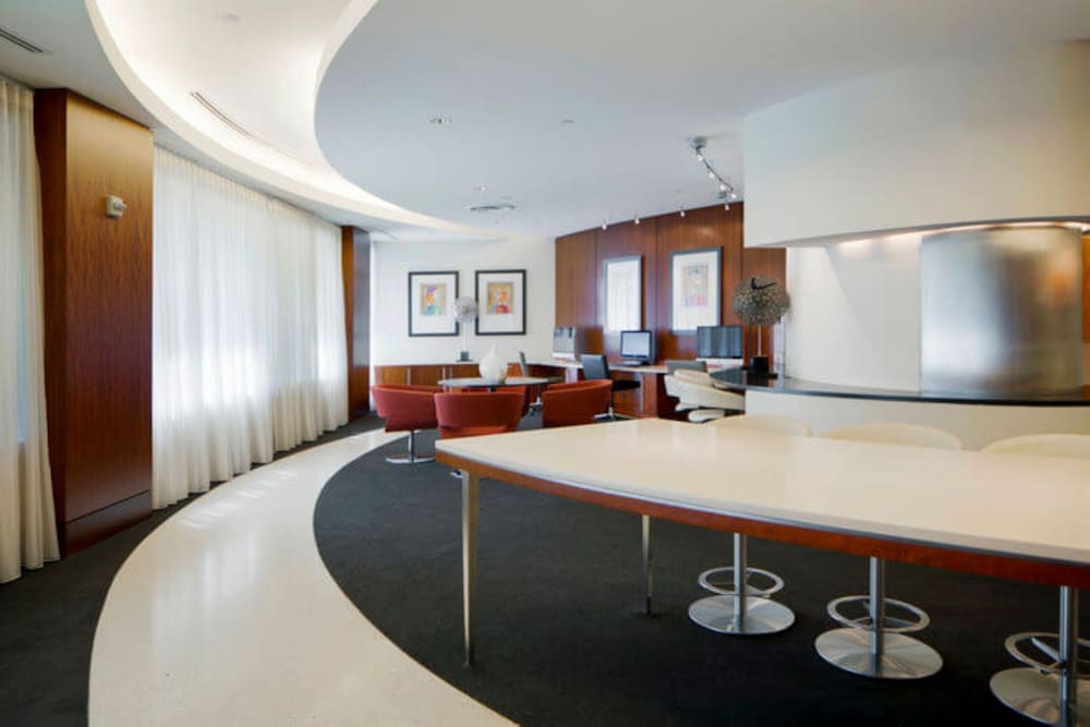 Фото Bluebird Suites near National Airport