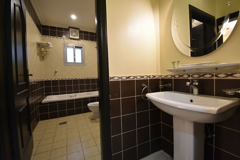 Фото Zwarah Hotel Suites