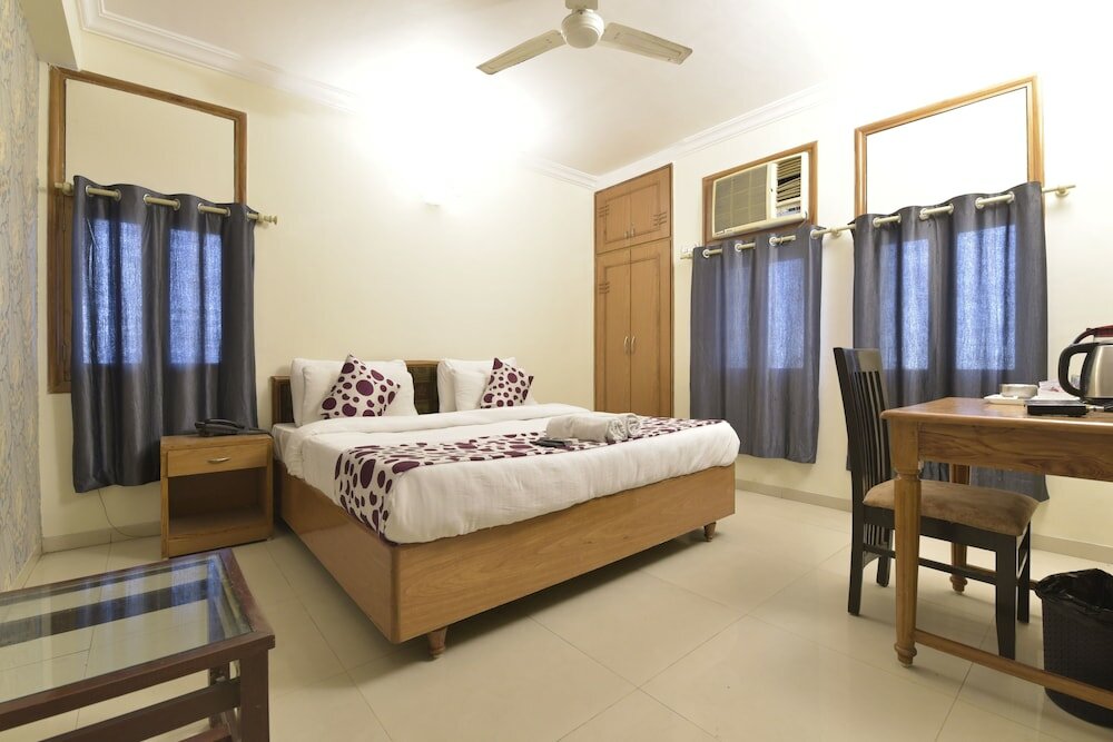 Фото Hotel Airport Plaza