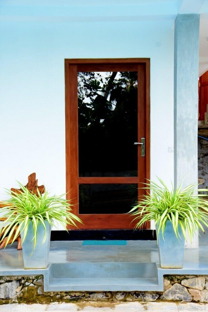 Фото Villa Blue Water Hikkaduwa