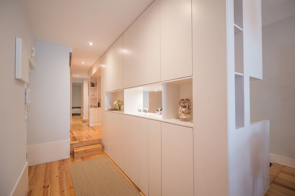 Фото Elegant & Cozy Apartment