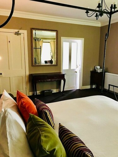Гостиница Invershin Hotel Bunkhouse & Bar