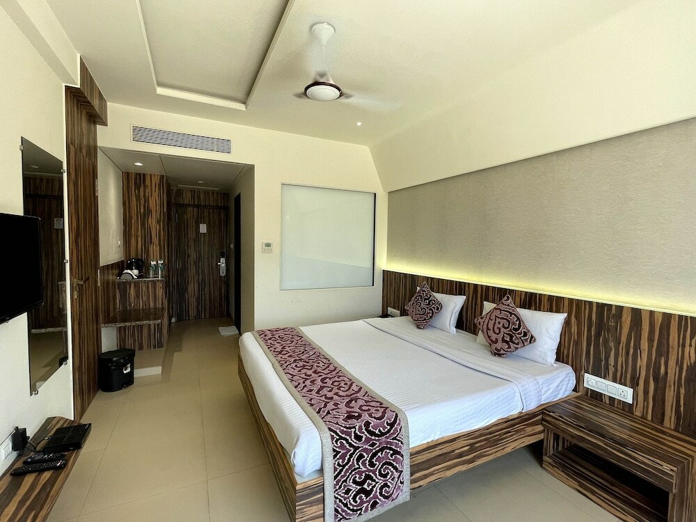 Фото Hotel Grand Parivaar