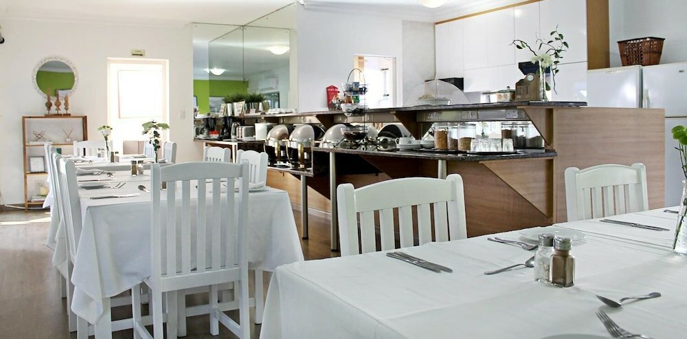 Фото Silver Oaks Boutique Hotel