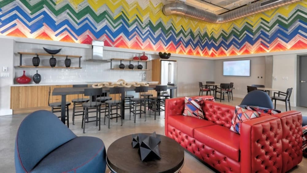 Фото Global Luxury Suites at The Wharf