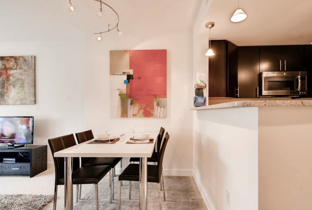 Фото Bluebird Suites near National Airport