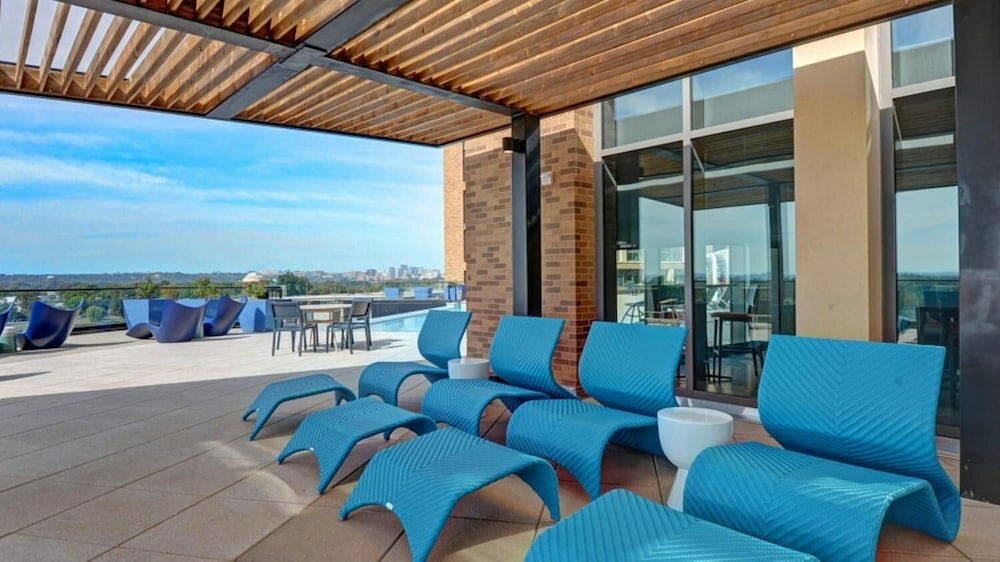Фото Global Luxury Suites at The Wharf