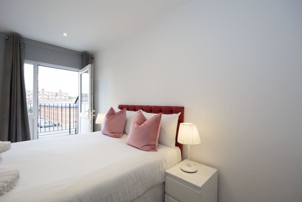 Фото London Deluxe Apartments