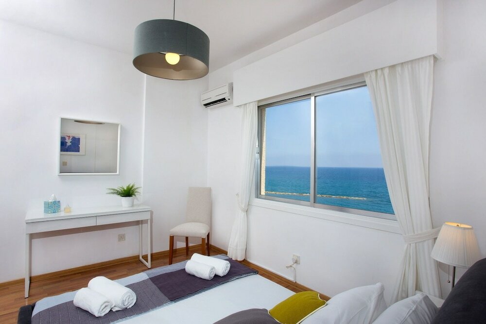 Фото Seaside Luxury Beach Apartment