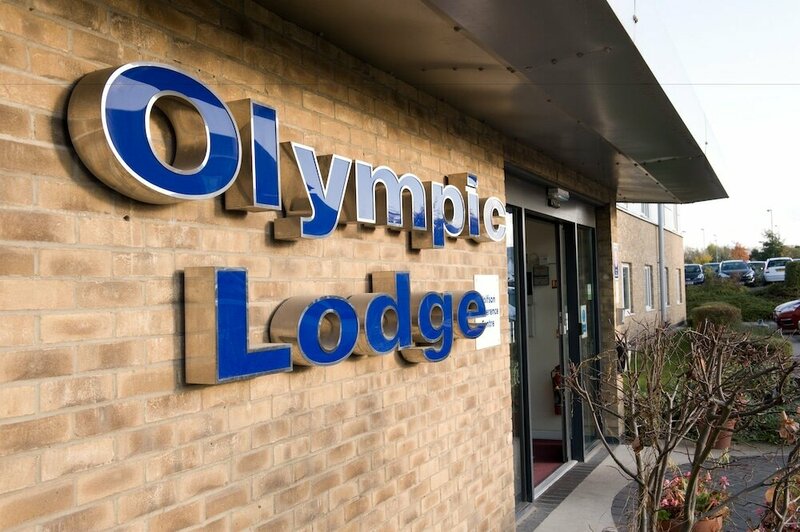 Гостиница The Olympic Lodge в Эйлсбери