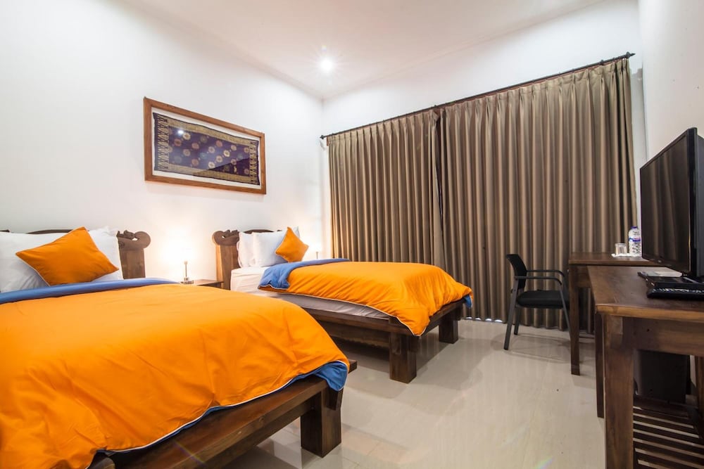 Фото Wiras Village