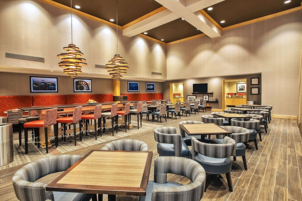 Фото Hampton Inn & Suites Madison-West