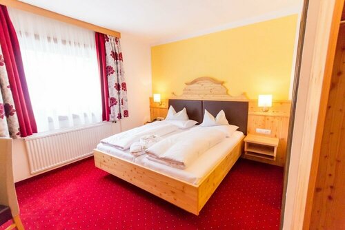 Внешний вид отеля Trattlerhof в Баде Клайнкирххайме, фото 5